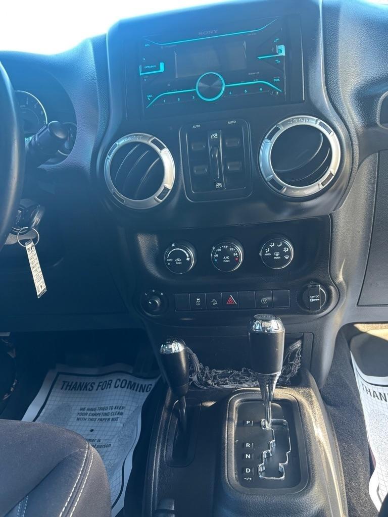 Jeep Wrangler Unlimited Unlimited Sahara 4WD 2013