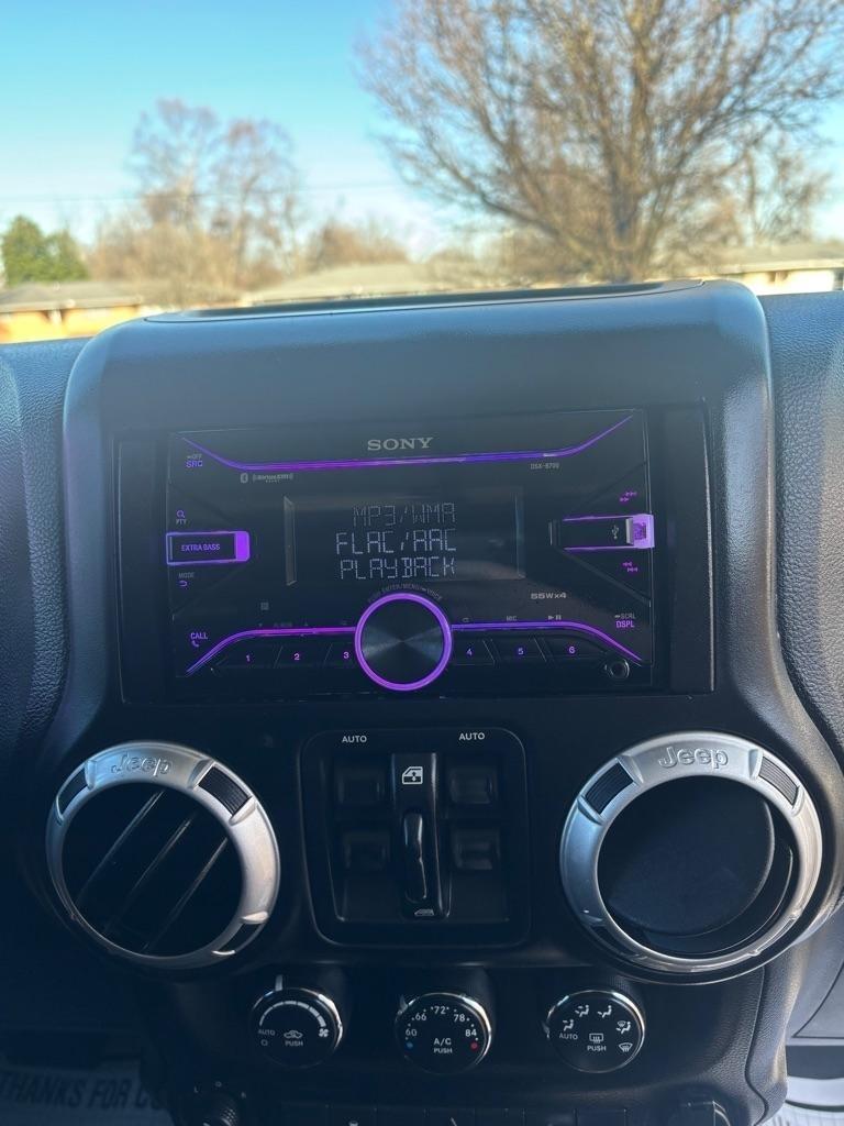 Jeep Wrangler Unlimited Unlimited Sahara 4WD 2013