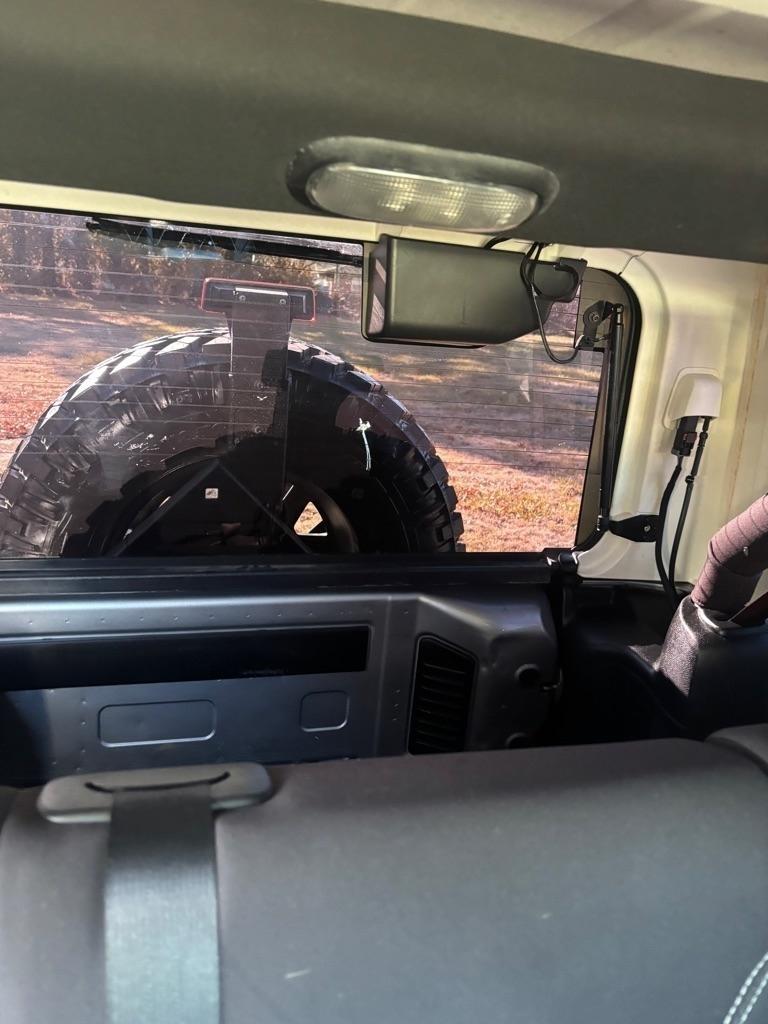 Jeep Wrangler Unlimited Unlimited Sahara 4WD 2013