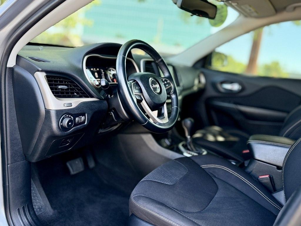 Jeep Cherokee Latitude FWD 2016