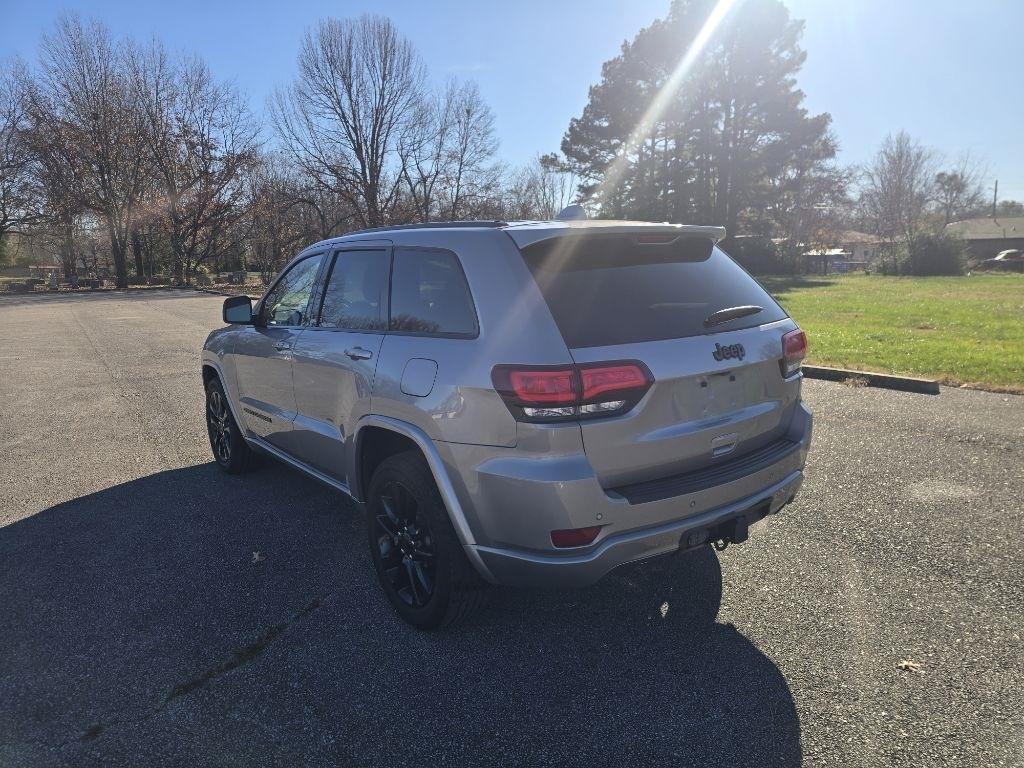 Jeep Grand Cherokee Laredo 2WD 2020