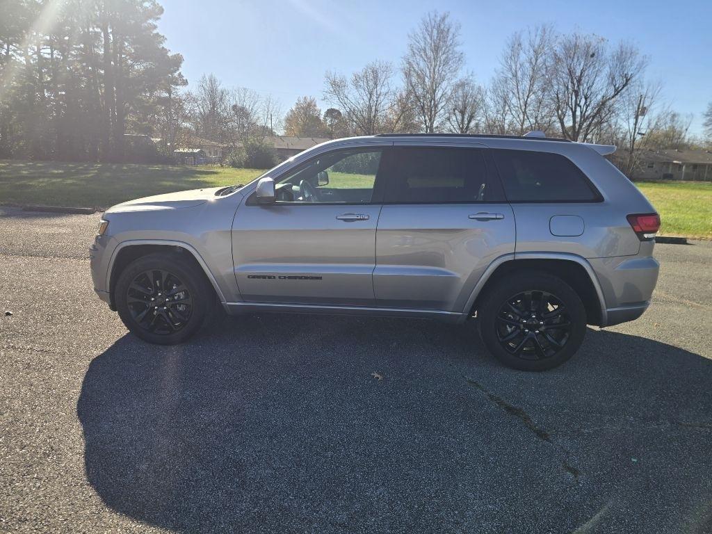 Jeep Grand Cherokee Laredo 2WD 2020