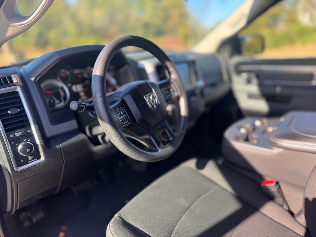 RAM 1500 SLT Quad Cab 4WD 2020