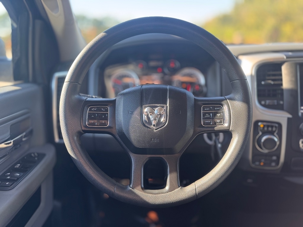 RAM 1500 SLT Quad Cab 4WD 2020