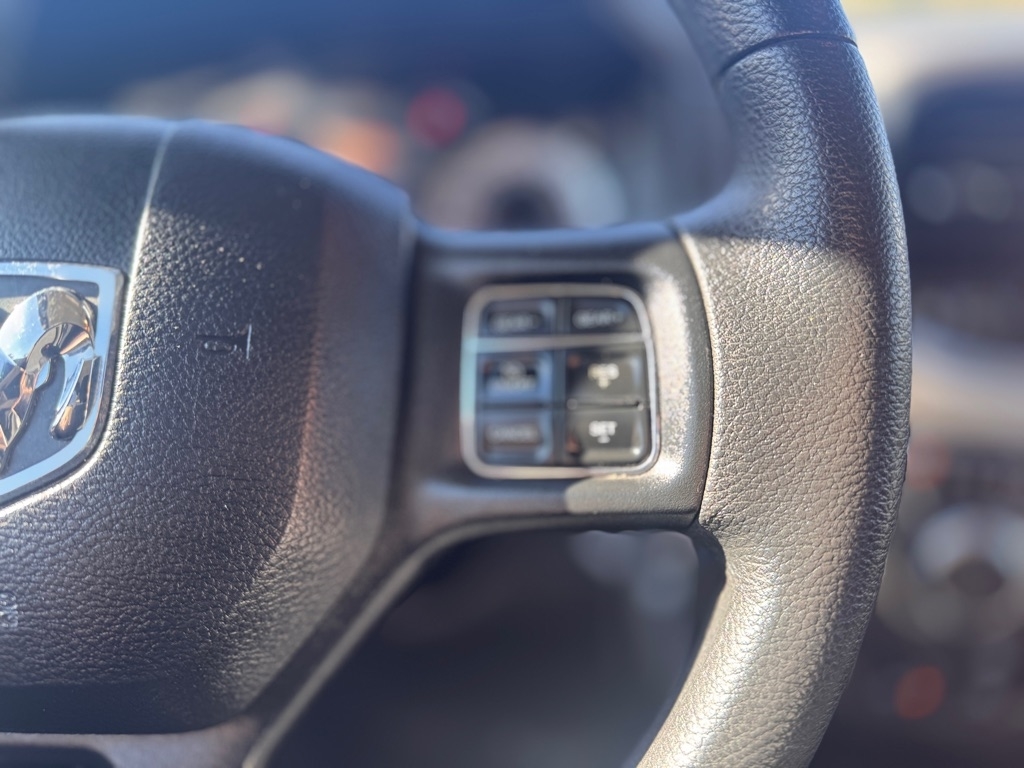 RAM 1500 SLT Quad Cab 4WD 2020