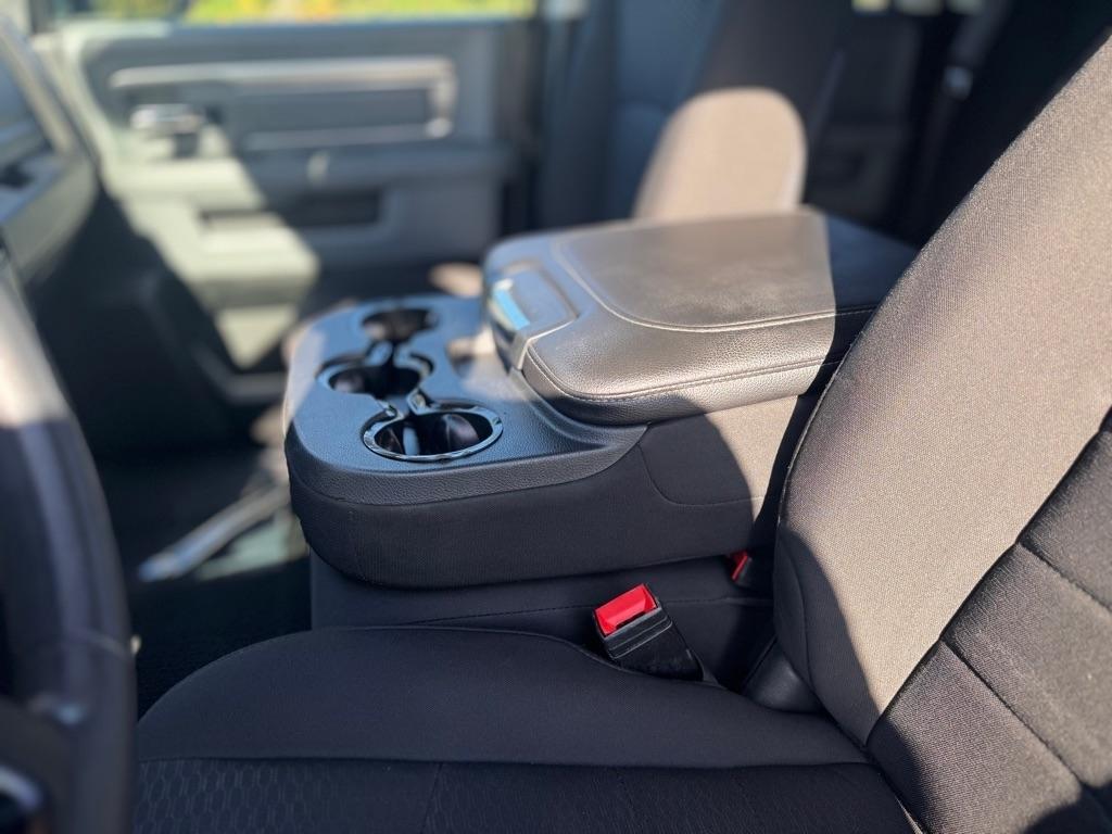 RAM 1500 SLT Quad Cab 4WD 2020