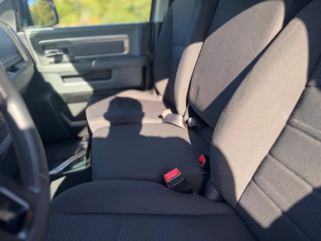 RAM 1500 SLT Quad Cab 4WD 2020