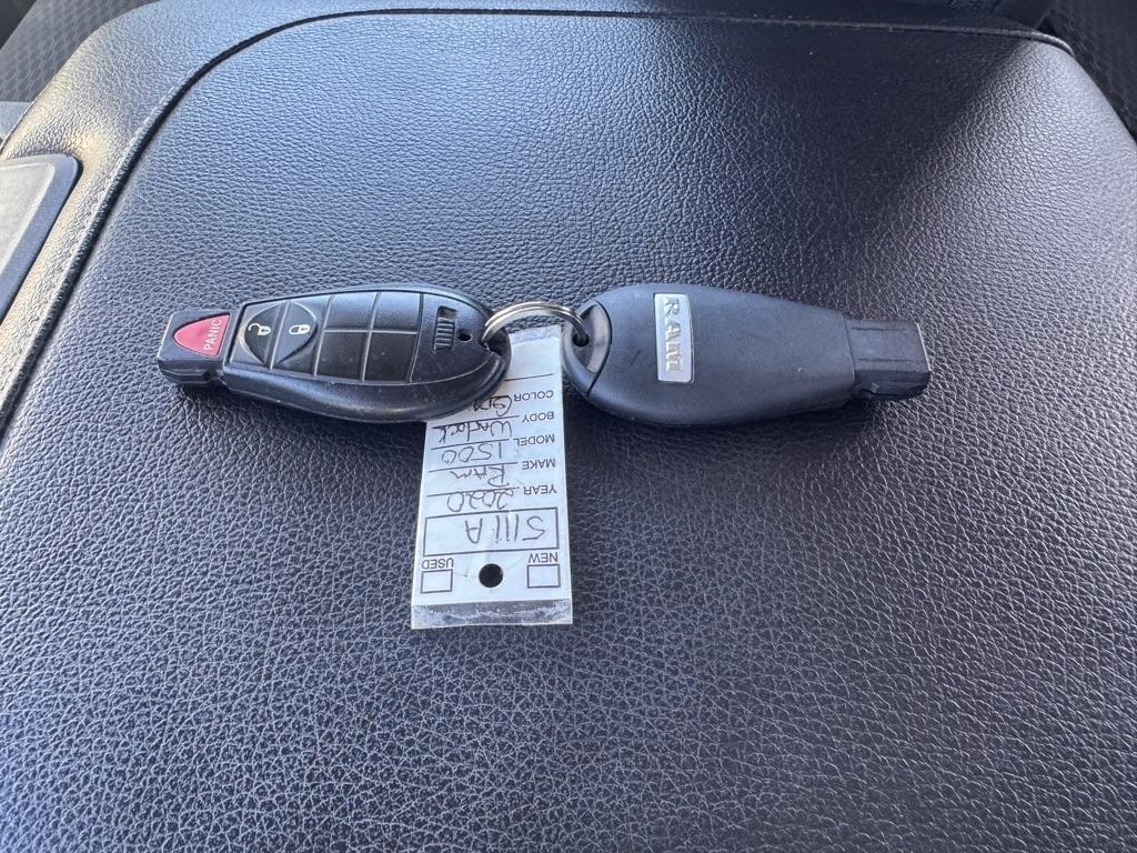 RAM 1500 SLT Quad Cab 4WD 2020