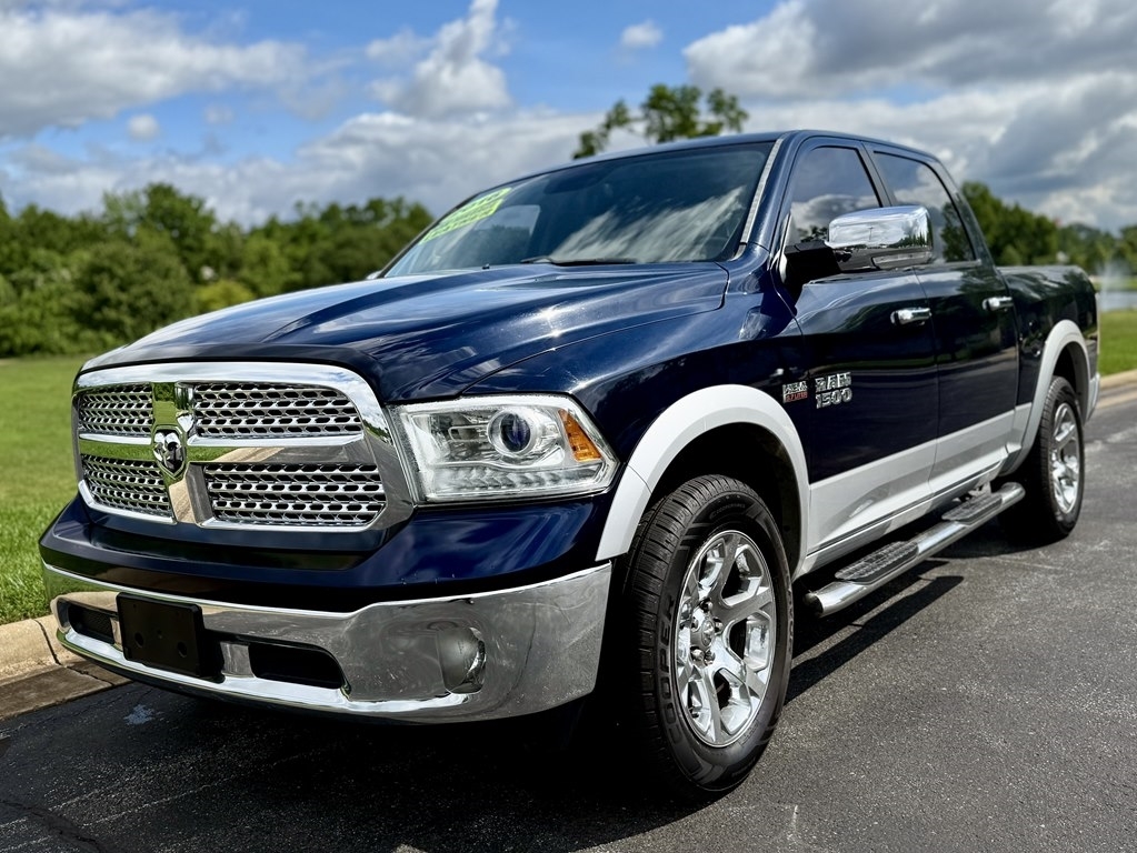 RAM 1500 Laramie Crew Cab SWB 4WD 2016