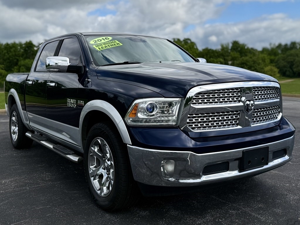 RAM 1500 Laramie Crew Cab SWB 4WD 2016