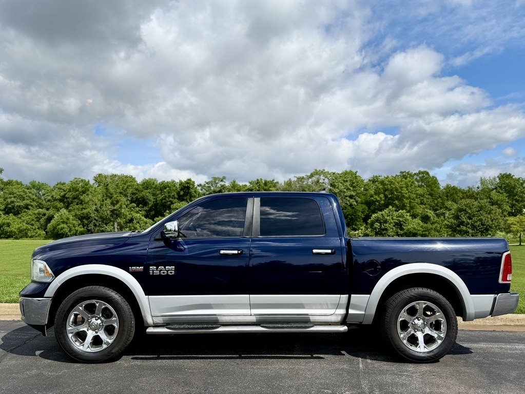 RAM 1500 Laramie Crew Cab SWB 4WD 2016