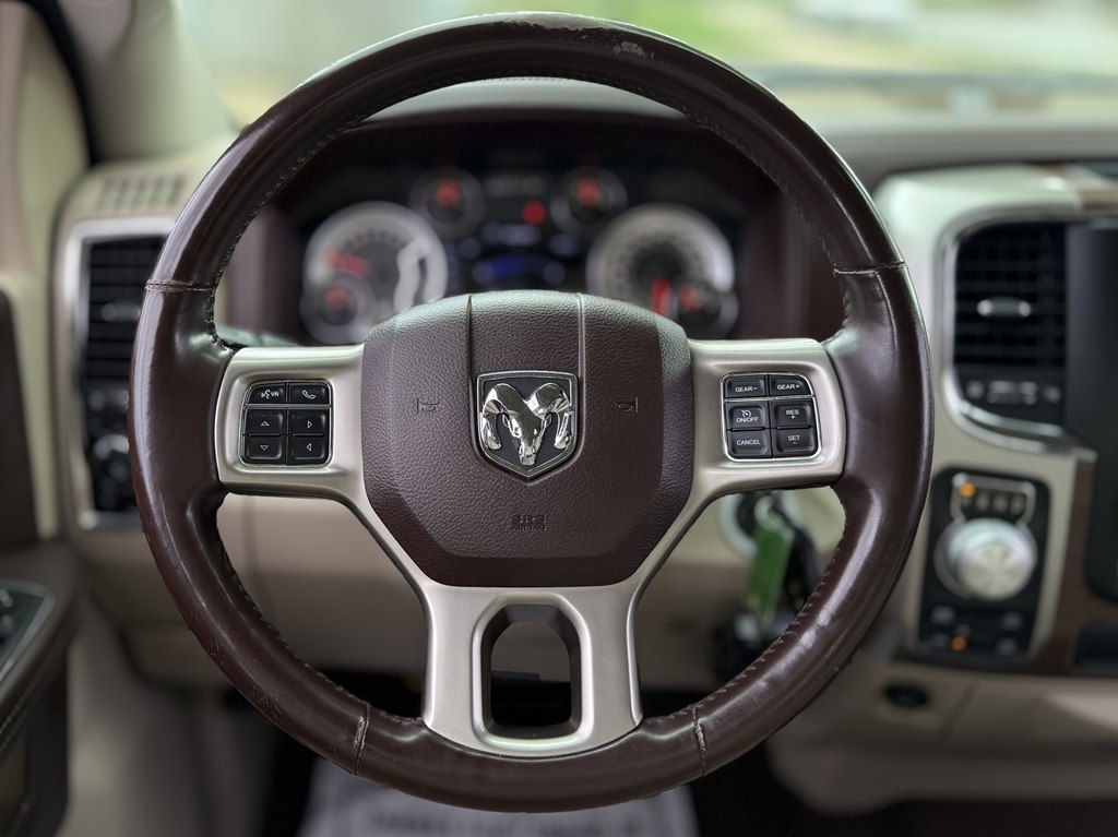 RAM 1500 Laramie Crew Cab SWB 4WD 2016