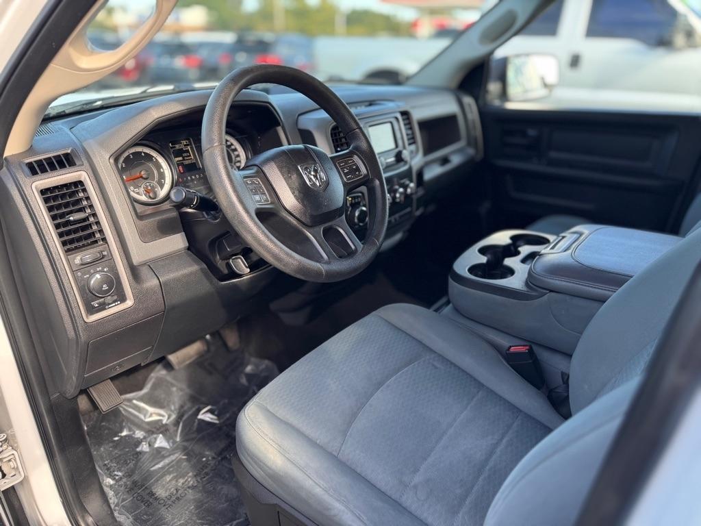 RAM 1500 Tradesman Crew Cab SWB 2WD 2017