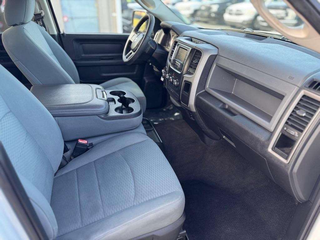 RAM 1500 Tradesman Crew Cab SWB 2WD 2017