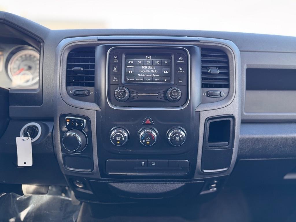 RAM 1500 Tradesman Crew Cab SWB 2WD 2017