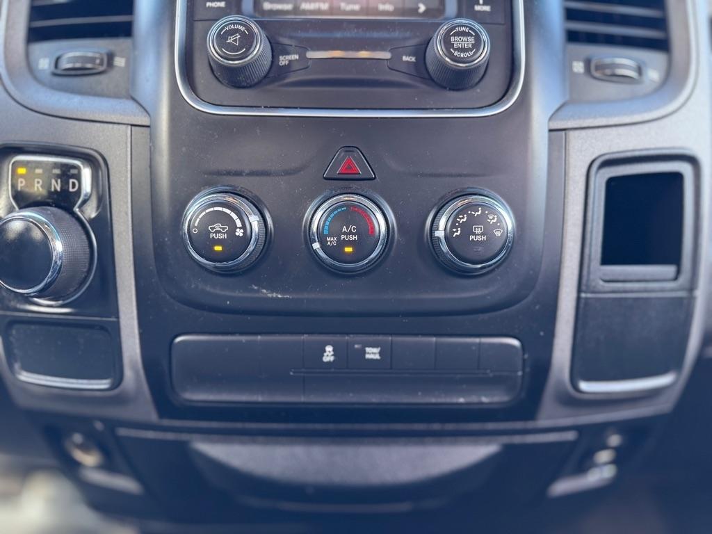 RAM 1500 Tradesman Crew Cab SWB 2WD 2017