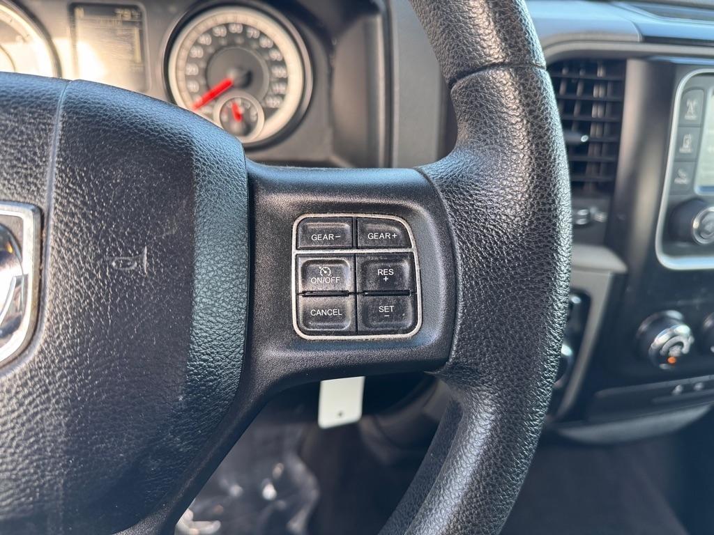 RAM 1500 Tradesman Crew Cab SWB 2WD 2017