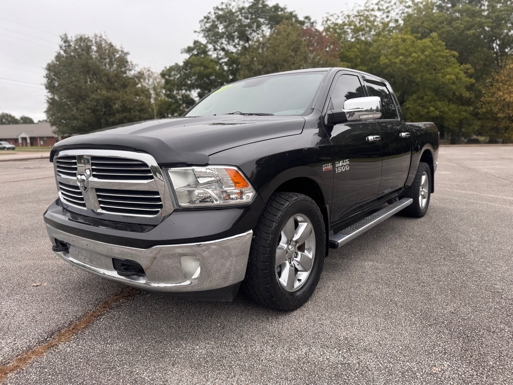 RAM 1500 SLT Crew Cab SWB 4WD 2015