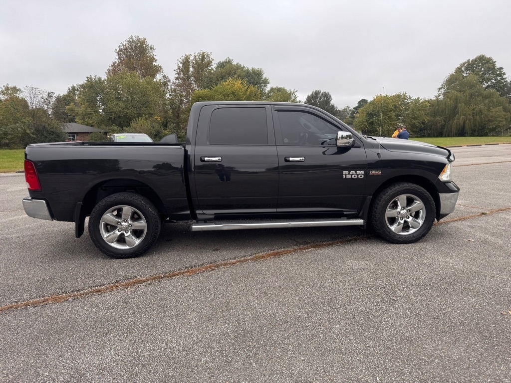 RAM 1500 SLT Crew Cab SWB 4WD 2015