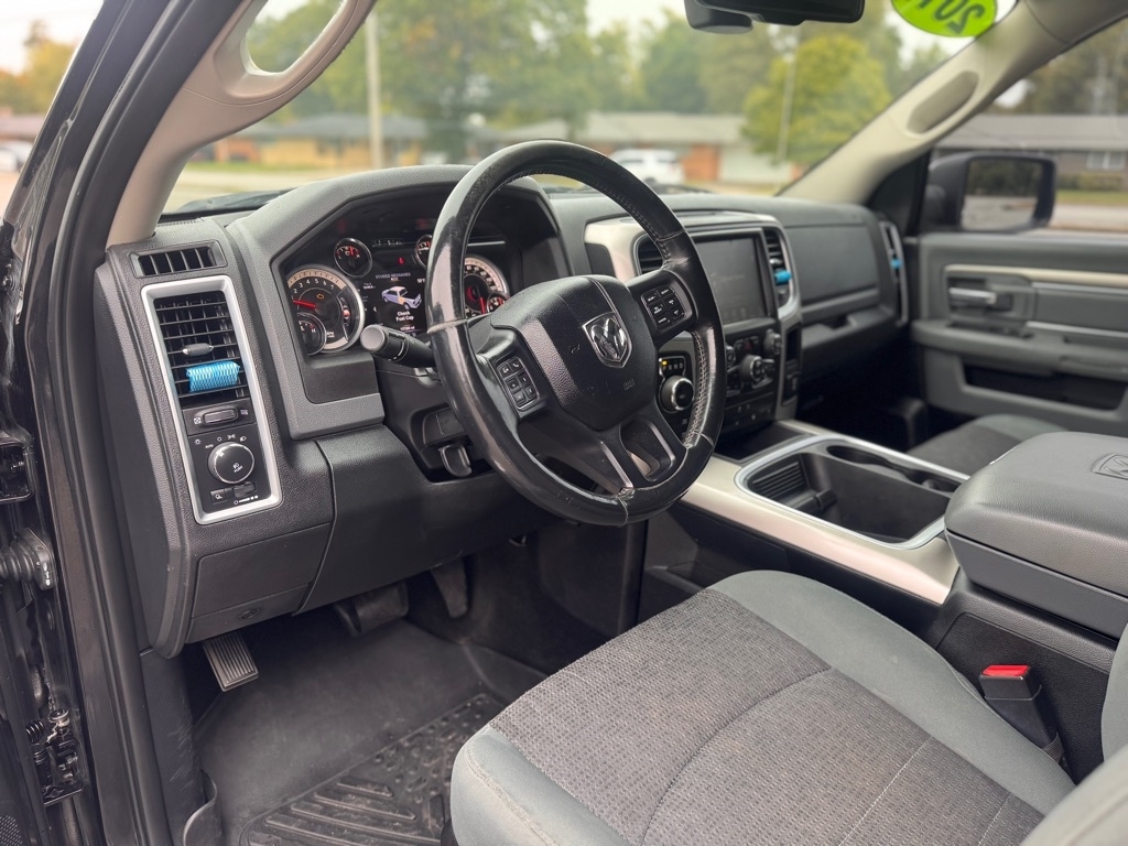 RAM 1500 SLT Crew Cab SWB 4WD 2015