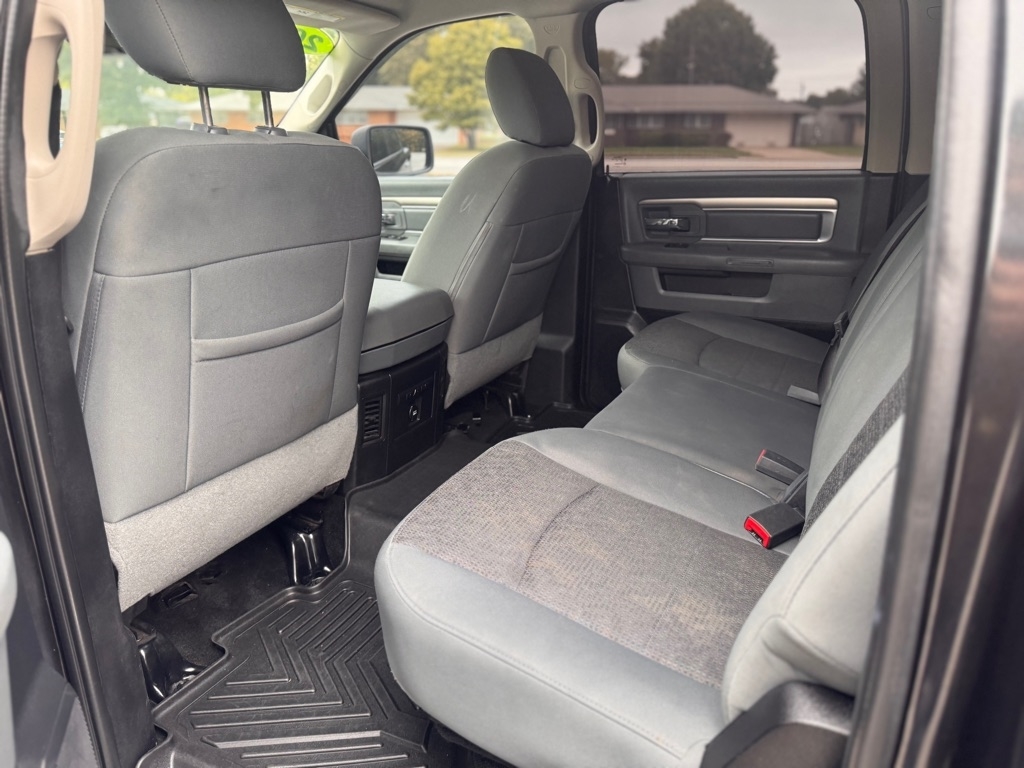 RAM 1500 SLT Crew Cab SWB 4WD 2015