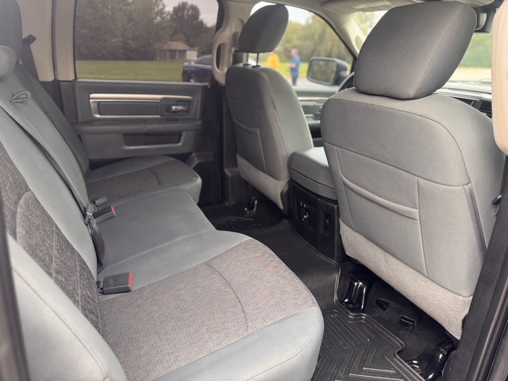 RAM 1500 SLT Crew Cab SWB 4WD 2015