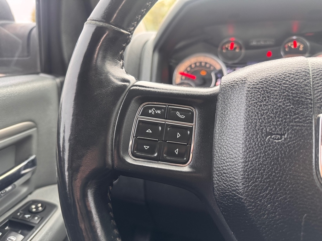 RAM 1500 SLT Crew Cab SWB 4WD 2015