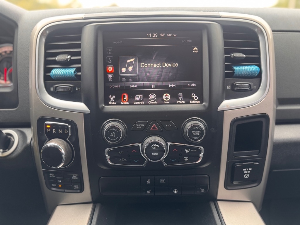 RAM 1500 SLT Crew Cab SWB 4WD 2015