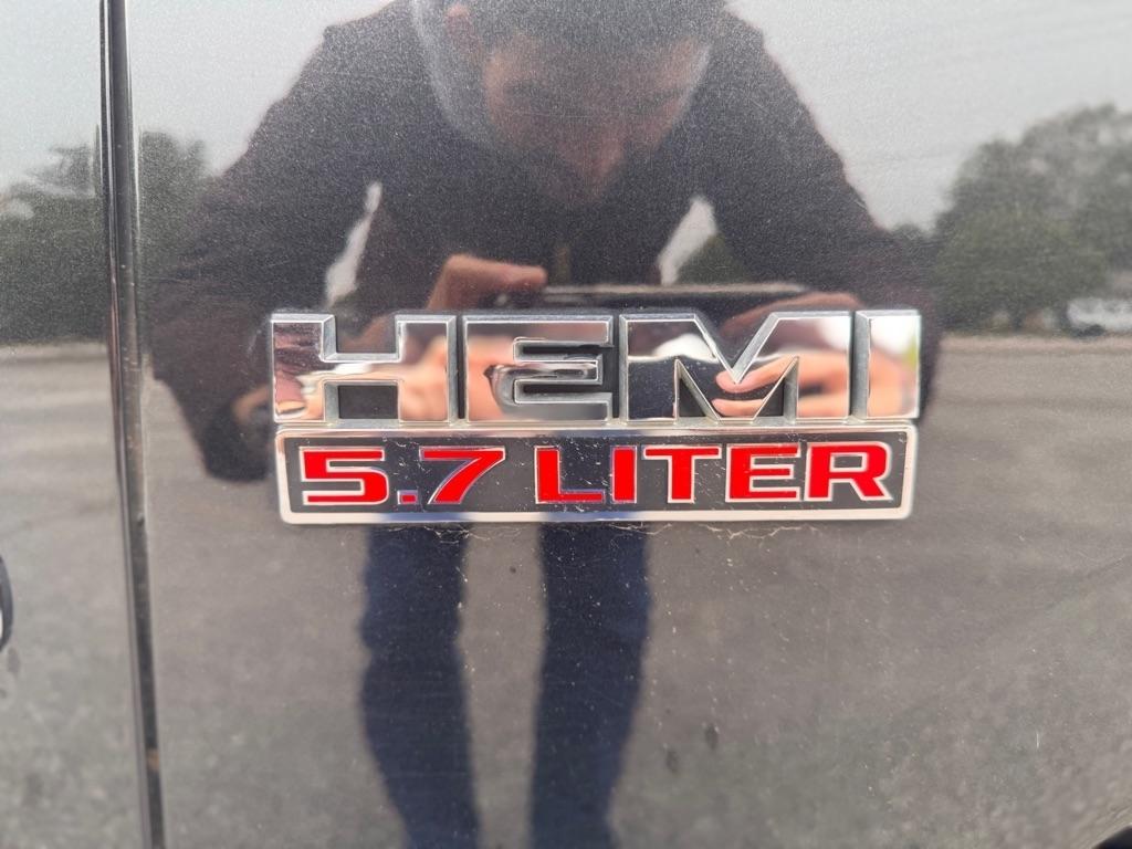 RAM 1500 SLT Crew Cab SWB 4WD 2015