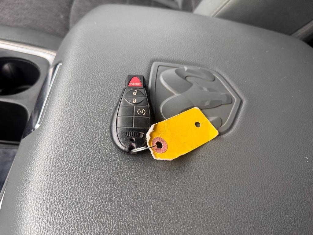 RAM 1500 SLT Crew Cab SWB 4WD 2015