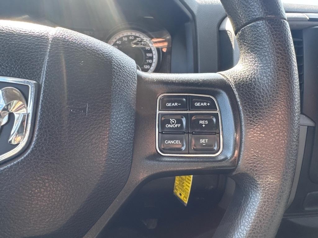 RAM 1500 Tradesman Crew Cab SWB 4WD 2018