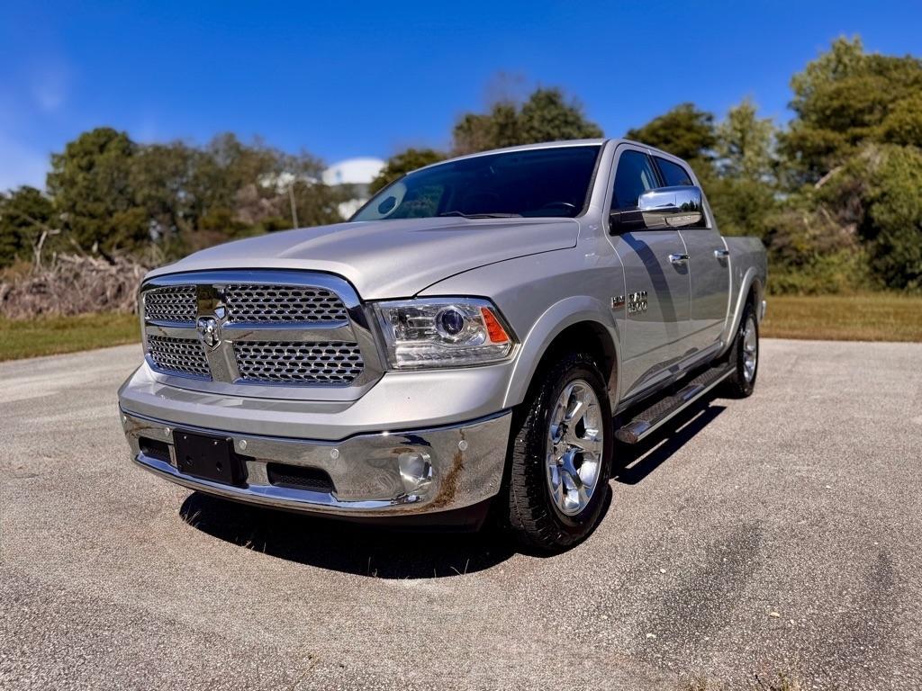 RAM 1500 Laramie Crew Cab SWB 4WD 2017