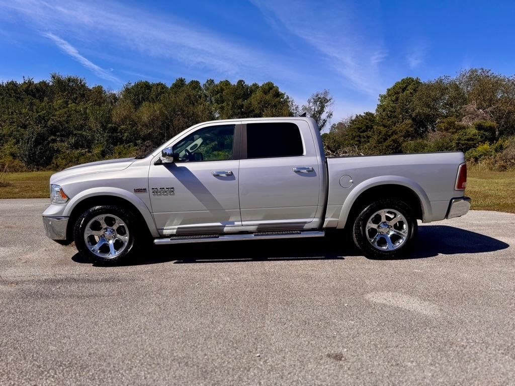 RAM 1500 Laramie Crew Cab SWB 4WD 2017