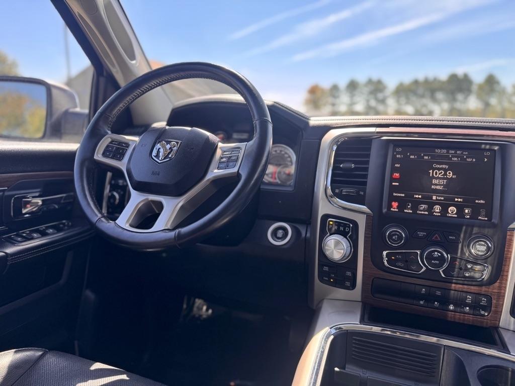 RAM 1500 Laramie Crew Cab SWB 4WD 2017