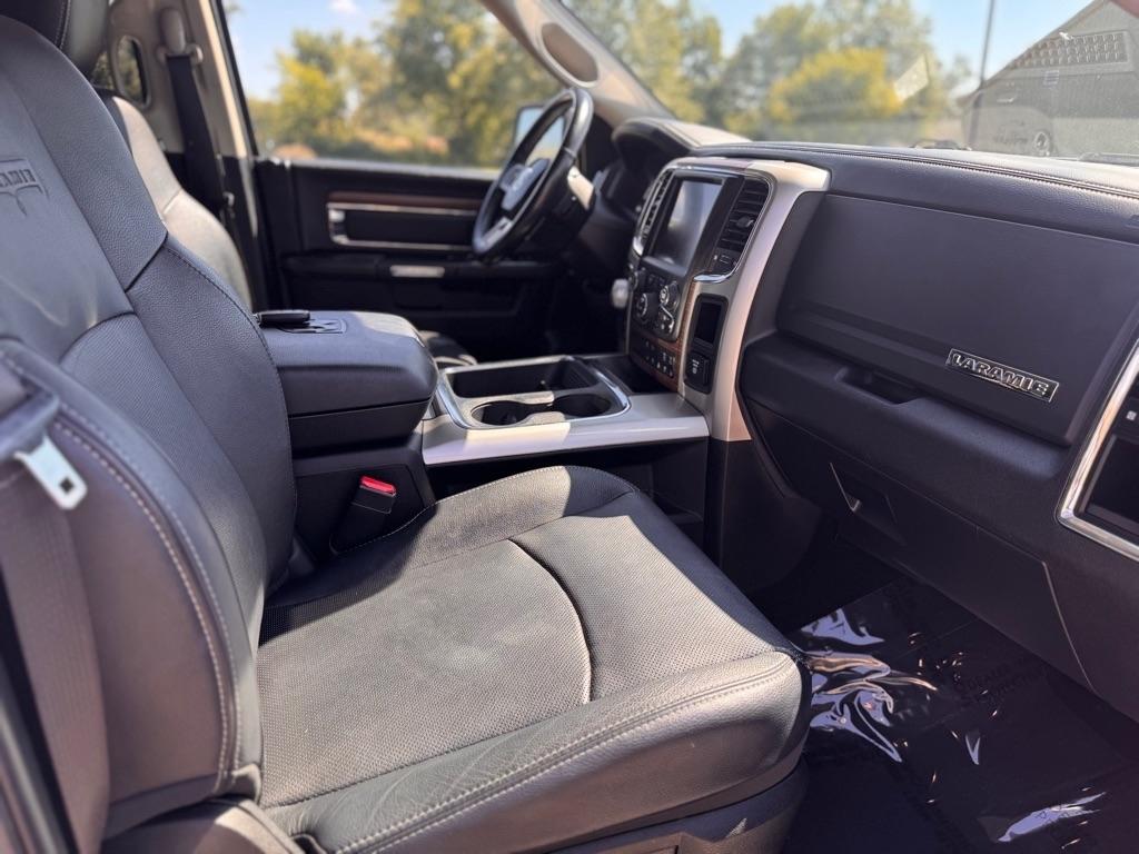 RAM 1500 Laramie Crew Cab SWB 4WD 2017