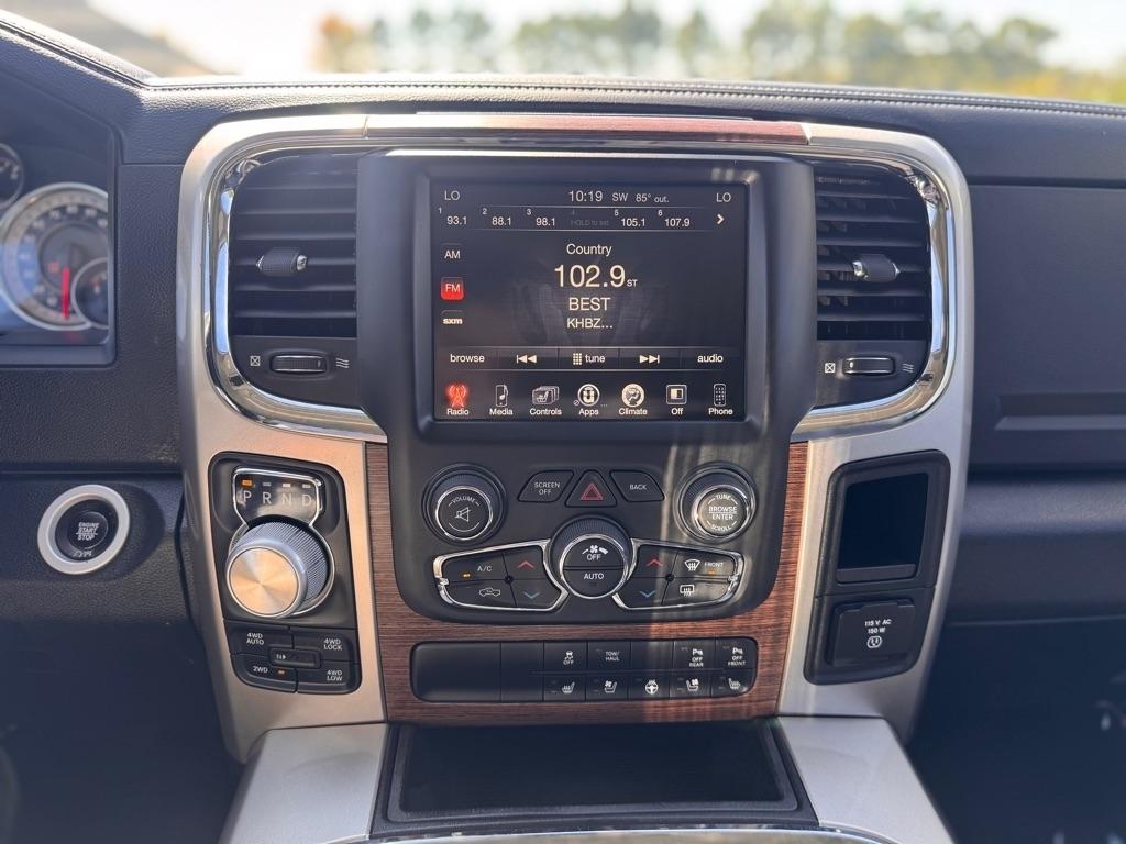 RAM 1500 Laramie Crew Cab SWB 4WD 2017