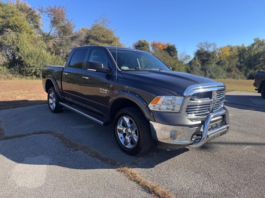 RAM 1500 SLT Crew Cab SWB 4WD 2015