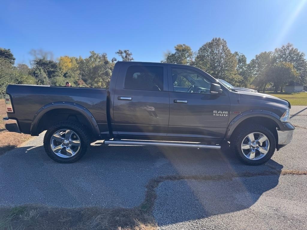 RAM 1500 SLT Crew Cab SWB 4WD 2015