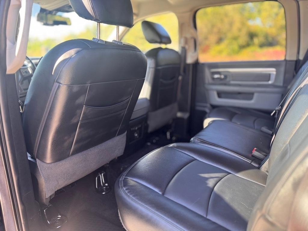 RAM 1500 SLT Crew Cab SWB 4WD 2015