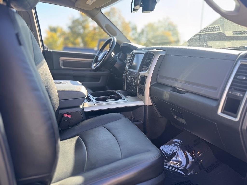 RAM 1500 SLT Crew Cab SWB 4WD 2015