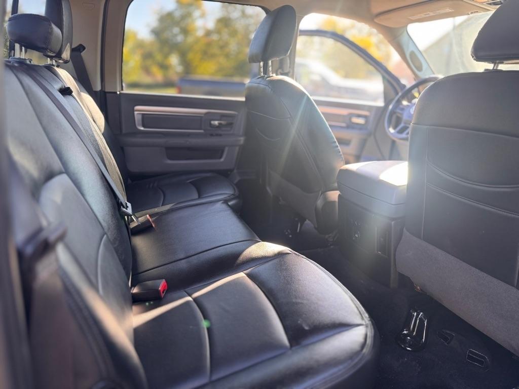 RAM 1500 SLT Crew Cab SWB 4WD 2015