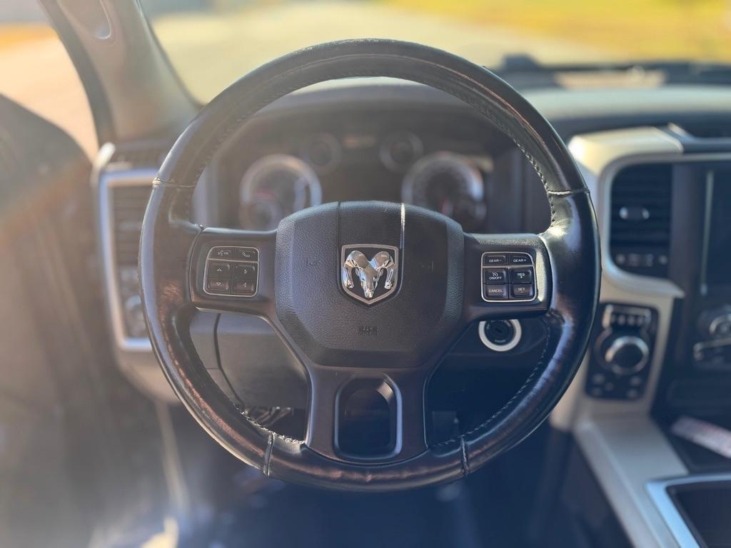 RAM 1500 SLT Crew Cab SWB 4WD 2015