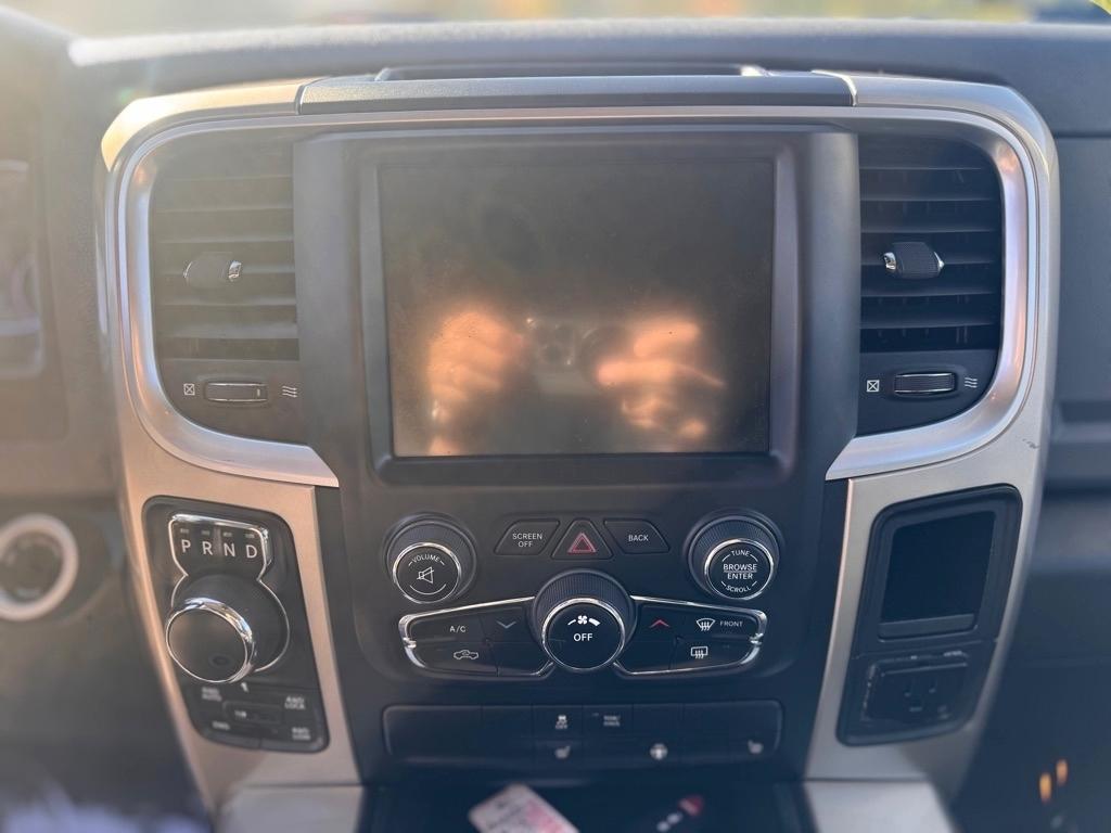 RAM 1500 SLT Crew Cab SWB 4WD 2015