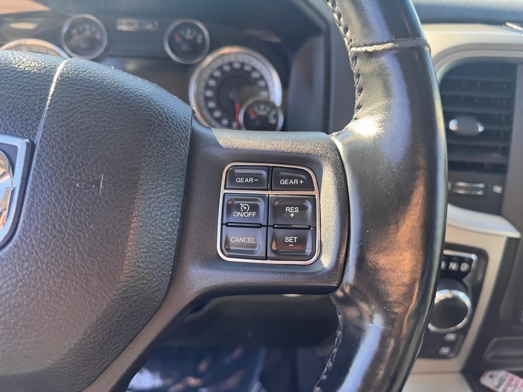 RAM 1500 SLT Crew Cab SWB 4WD 2015