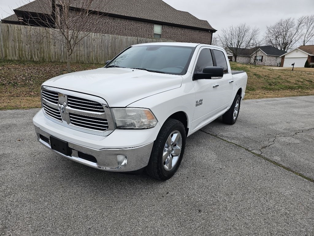 RAM 1500 SLT Crew Cab SWB 4WD 2015
