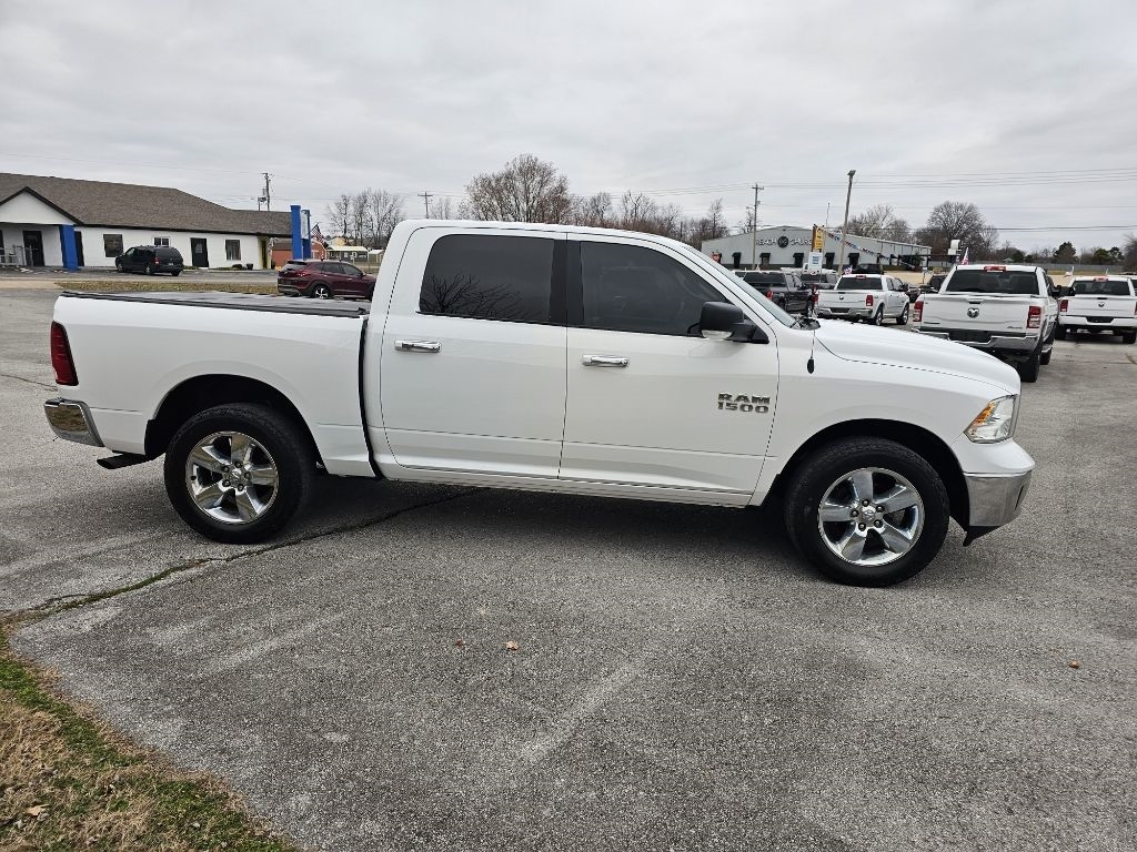 RAM 1500 SLT Crew Cab SWB 4WD 2015