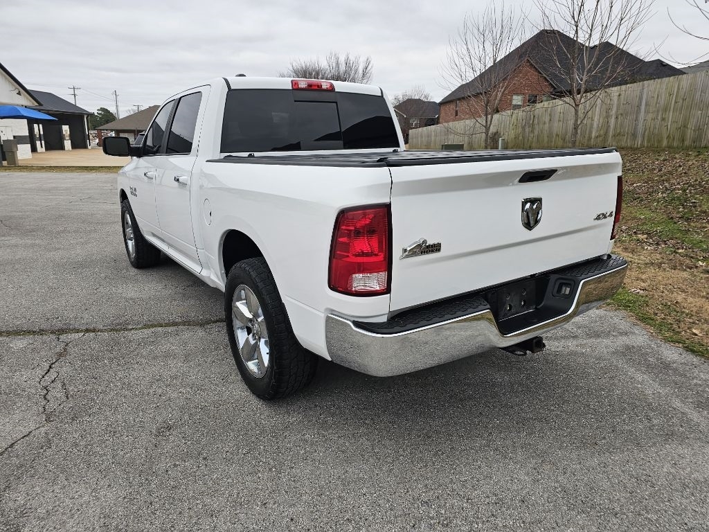 RAM 1500 SLT Crew Cab SWB 4WD 2015