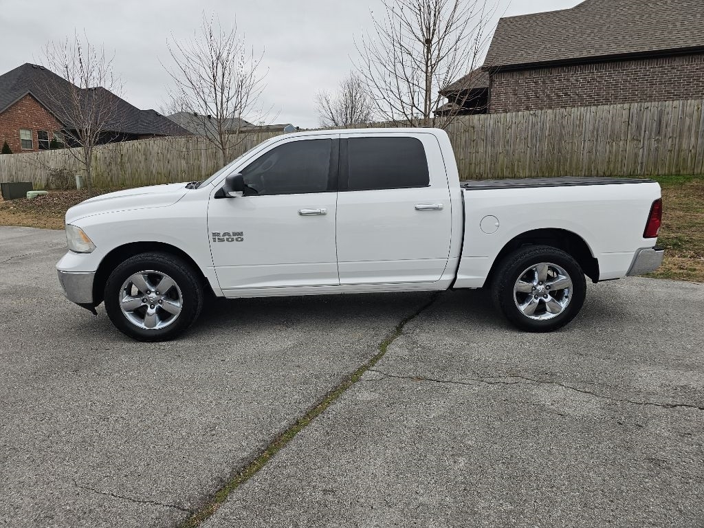 RAM 1500 SLT Crew Cab SWB 4WD 2015