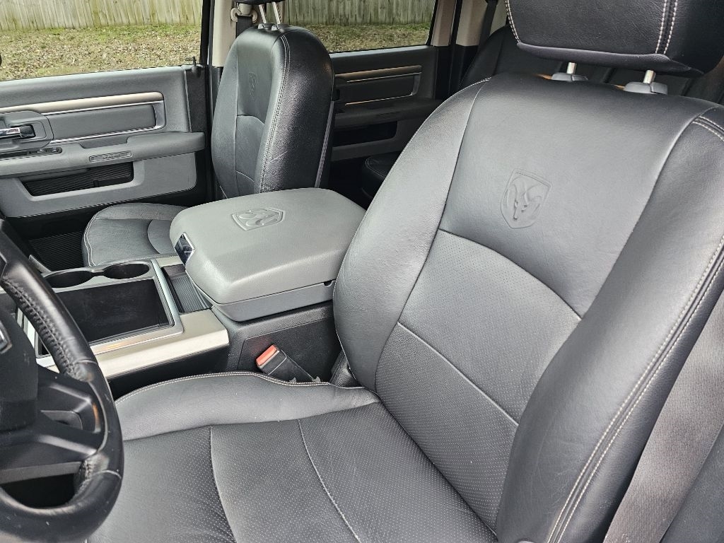 RAM 1500 SLT Crew Cab SWB 4WD 2015