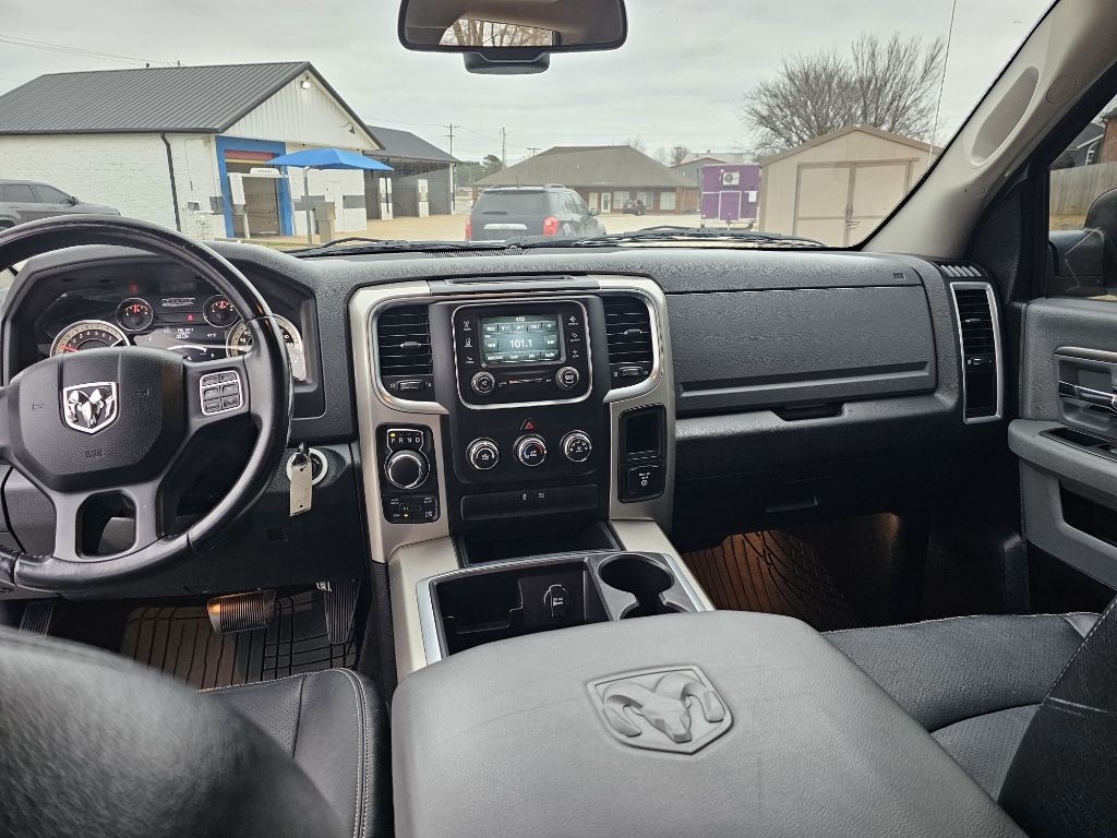 RAM 1500 SLT Crew Cab SWB 4WD 2015